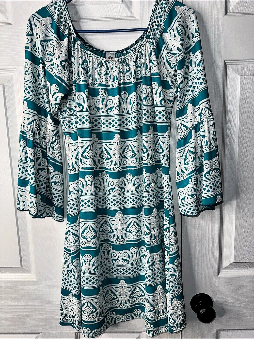 2B. together dress, CUT: F12155 Printed Mini Dress in Blue & White Size Large